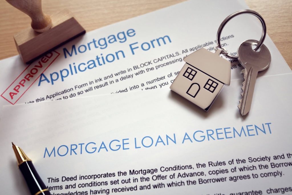 mortgage-application-loan-agreement-and-house-key-2022-02-02-05-05-24-ตรวจบ้าน,ตรวจบ้านก่อนโอน,ตรวจบ้านโดยวิศวกร,inspector,ตรวจบ้านก่อนโอน, ต้องดูอะไรบ้าง,การตรวจบ้าน